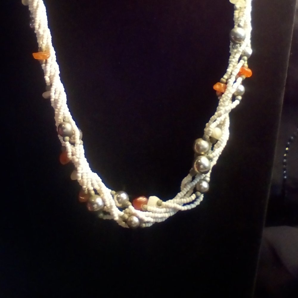 🔥2/$15🔥VINTAGE🔶 Semi-Precious Stone Necklace